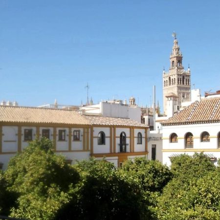 Apartamentos En La Plaza Dona Elvira, 7 Sevilla Bagian luar foto