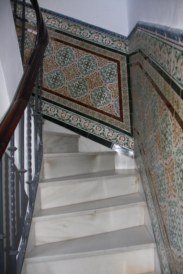Apartamentos En La Plaza Dona Elvira, 7 Sevilla Bagian luar foto