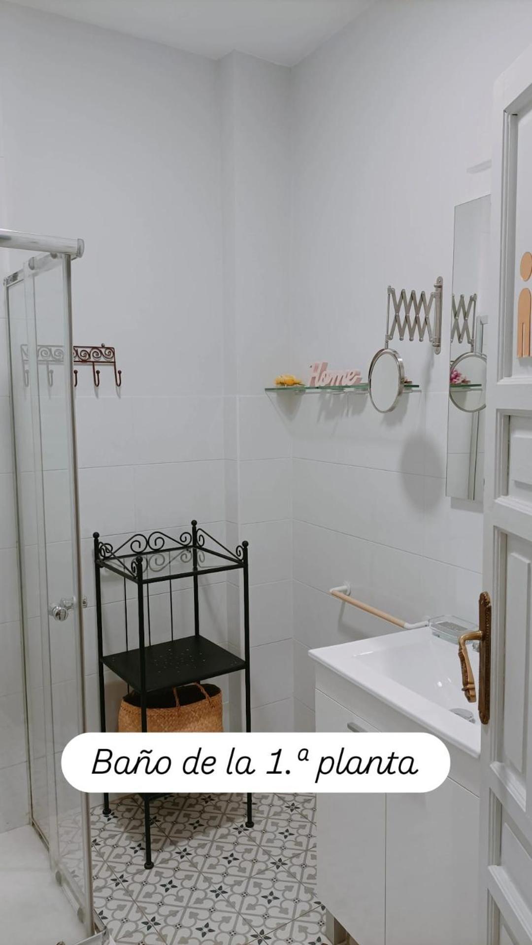 Apartamentos En La Plaza Dona Elvira, 7 Sevilla Bagian luar foto