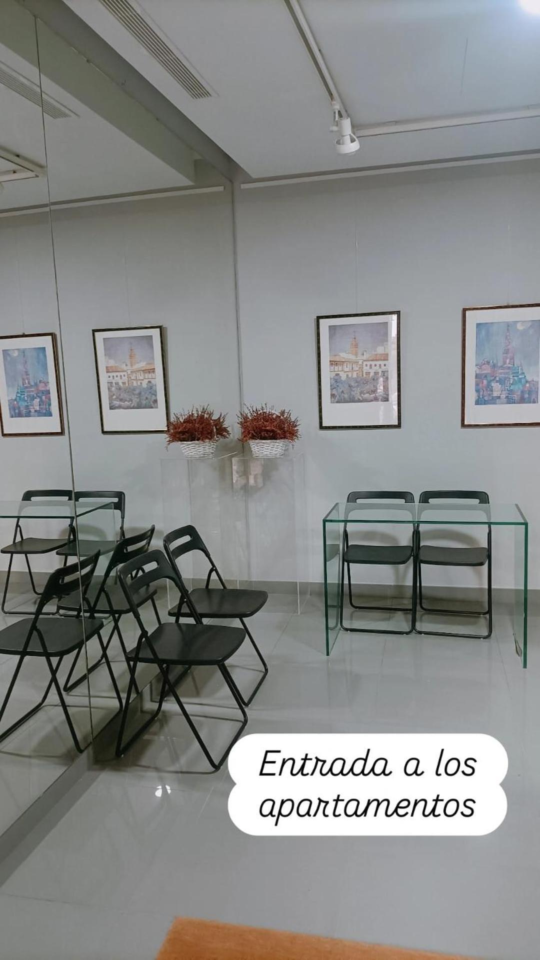 Apartamentos En La Plaza Dona Elvira, 7 Sevilla Bagian luar foto